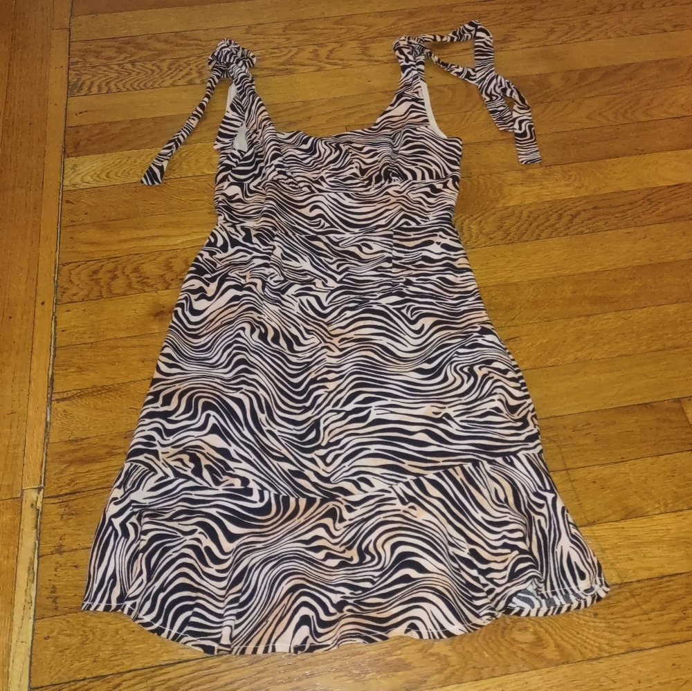 black and white abstract zebra patterned tie strap mermaid hem L*Space size 2